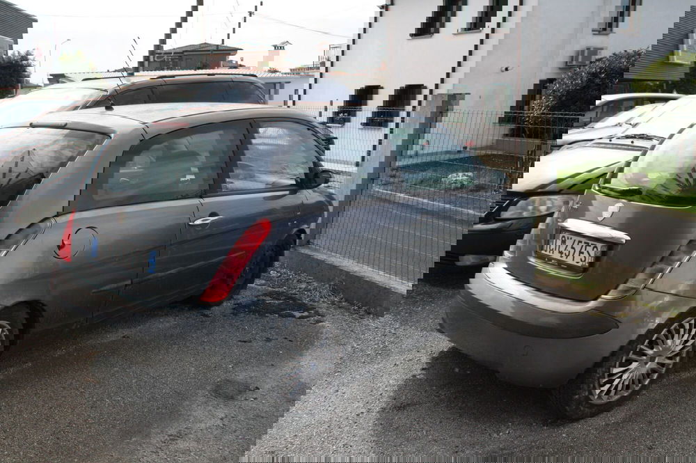 Lancia Ypsilon usata a Pordenone