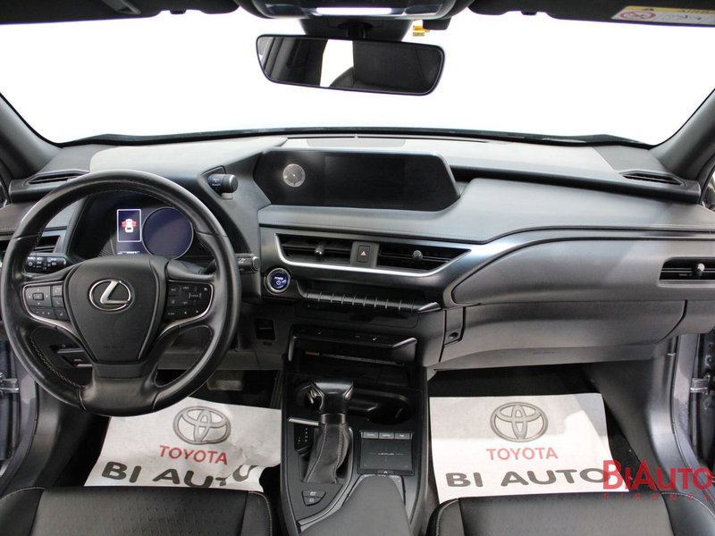 Lexus UX usata a Firenze (10)