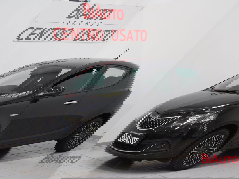 Lancia Ypsilon usata a Firenze