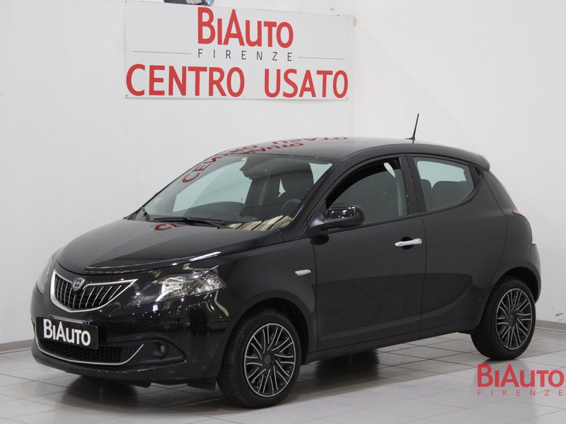 Lancia Ypsilon usata a Firenze