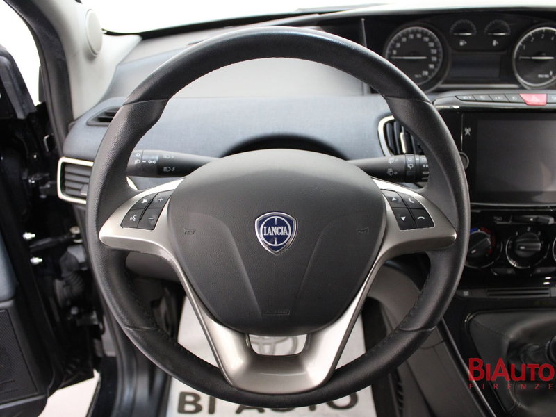 Lancia Ypsilon usata a Firenze (10)