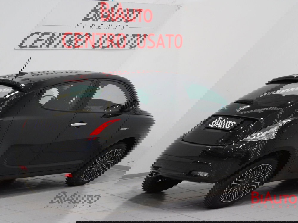 Lancia Ypsilon usata a Firenze (2)