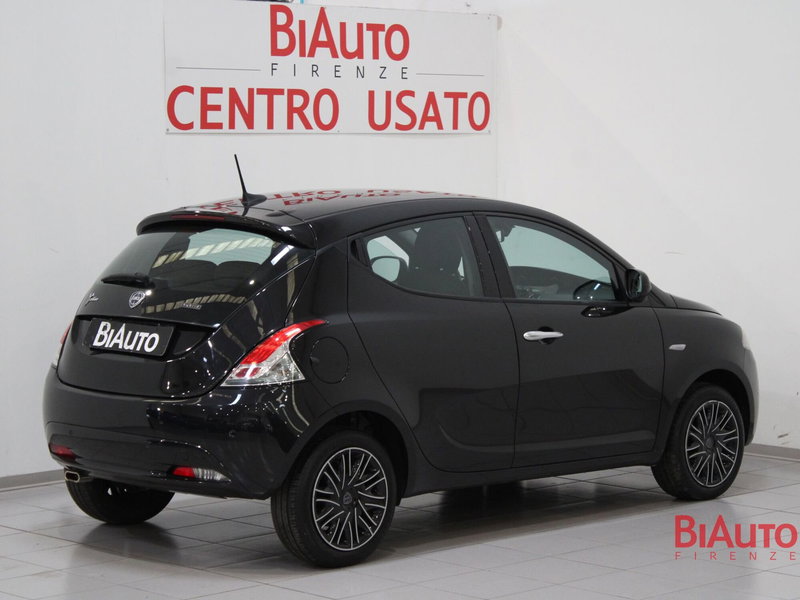 Lancia Ypsilon usata a Firenze (2)