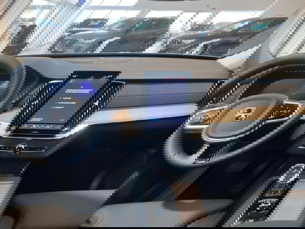 Volvo XC90 usata a Como (9)