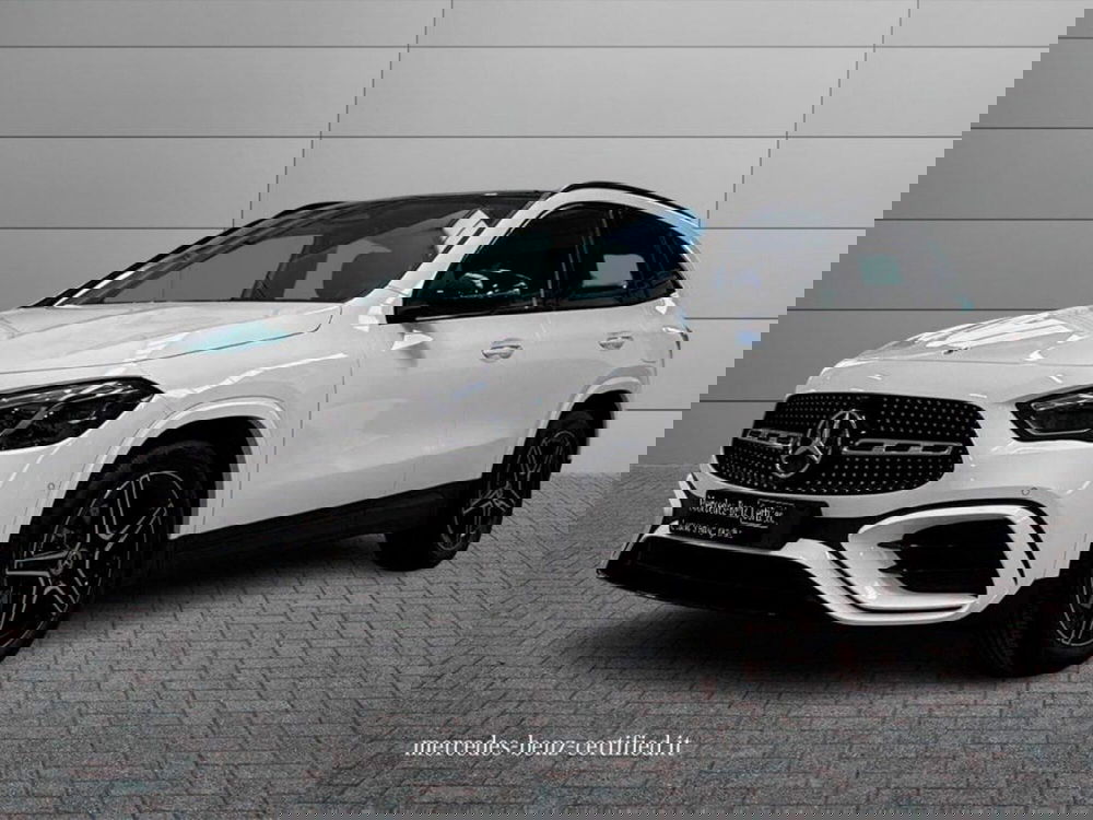 Mercedes-Benz GLA SUV nuova a Macerata