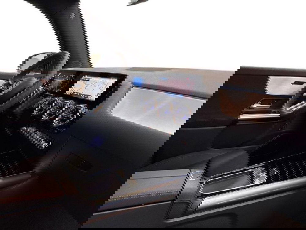 Mercedes-Benz GLA SUV nuova a Macerata (12)