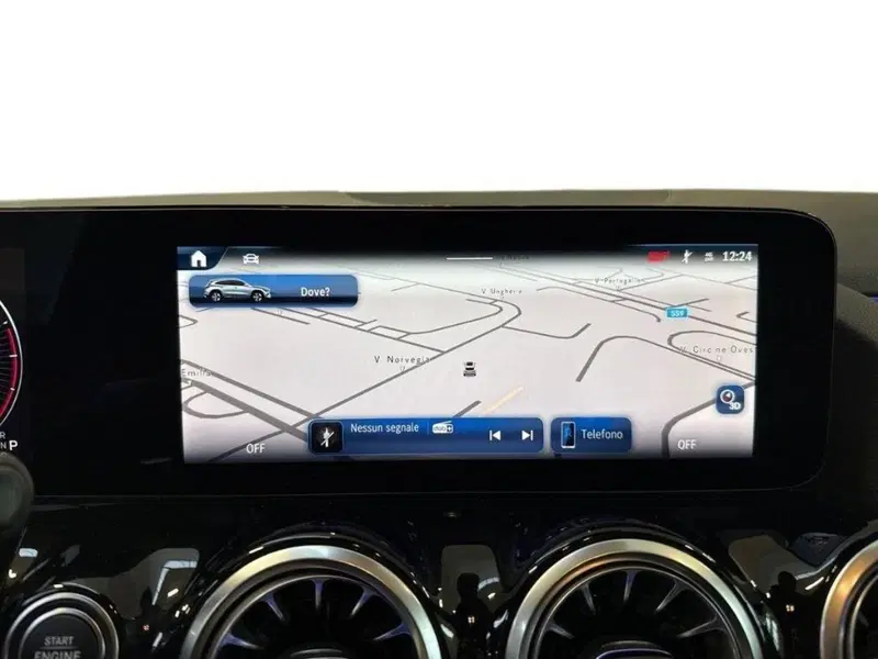 Mercedes-Benz GLA SUV nuova a Macerata (15)