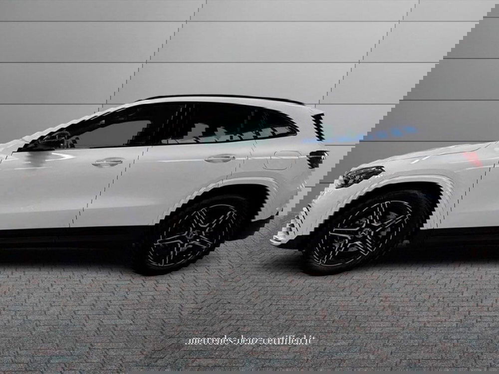 Mercedes-Benz GLA SUV nuova a Macerata (2)