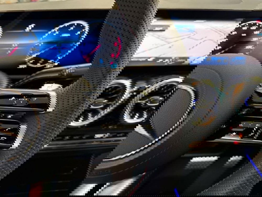 Mercedes-Benz GLA SUV nuova a Macerata (20)