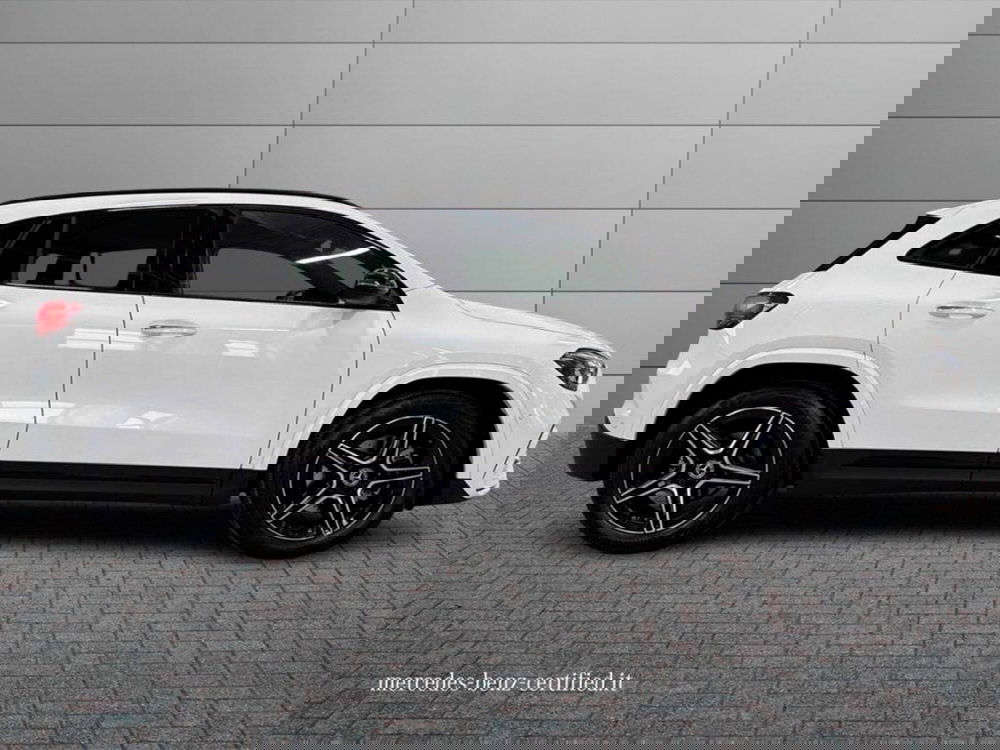 Mercedes-Benz GLA SUV nuova a Macerata (5)