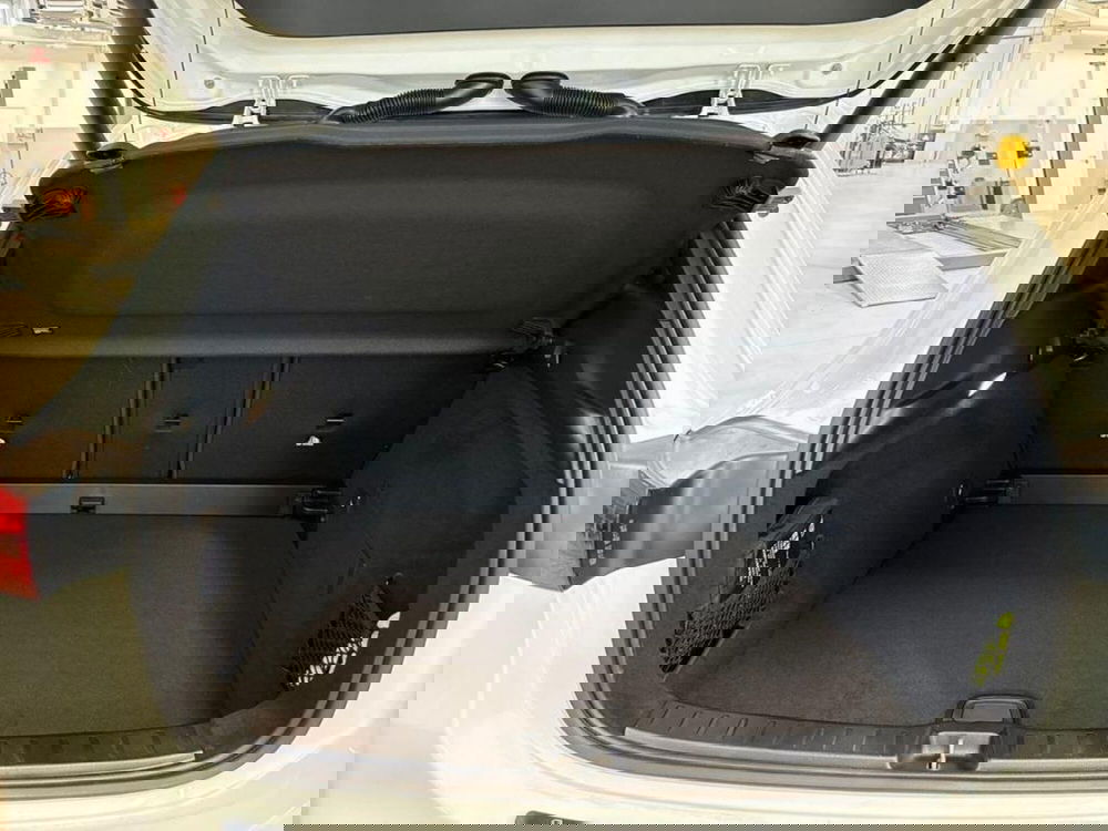 Mercedes-Benz GLA SUV nuova a Macerata (7)