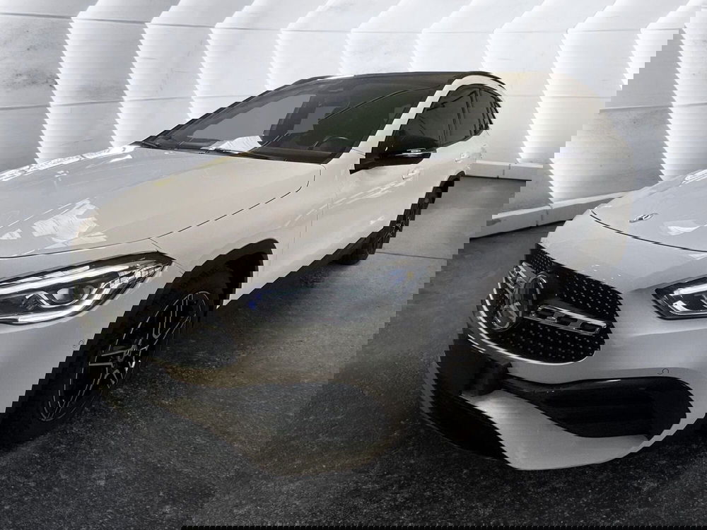 Mercedes-Benz GLA SUV usata a Napoli