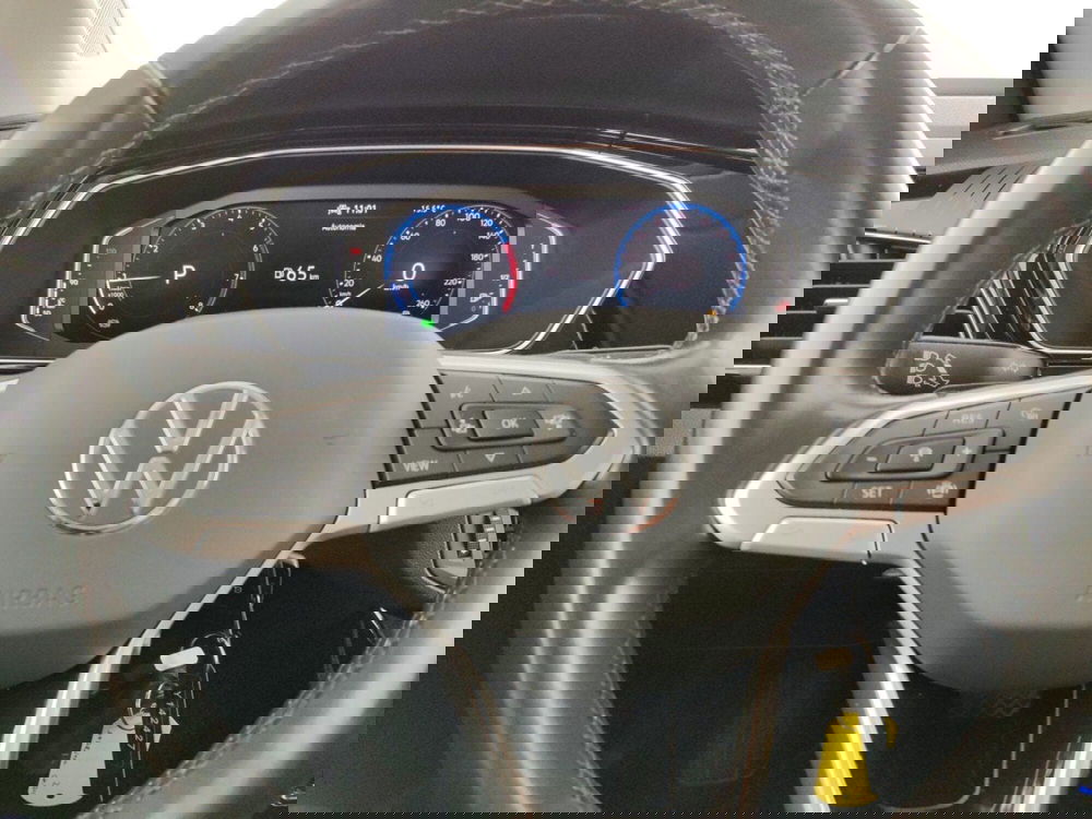 Volkswagen T-Cross usata a Massa-Carrara (13)