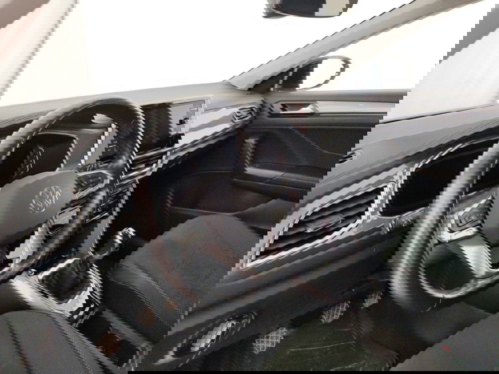 Volkswagen T-Roc usata a Massa-Carrara (8)