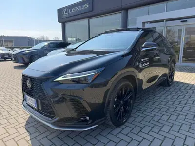 Lexus NX Plug-in 4WD Premium del 2024 usata a Perugia