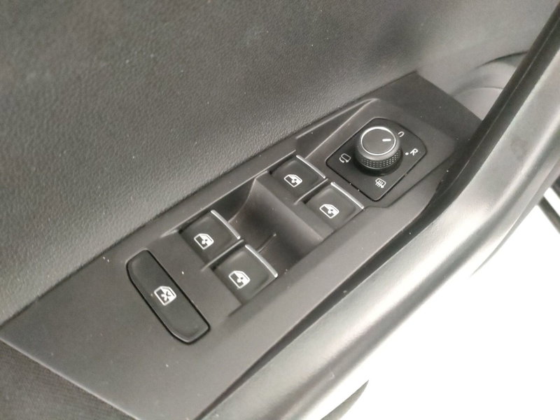Volkswagen Taigo usata a Napoli (17)
