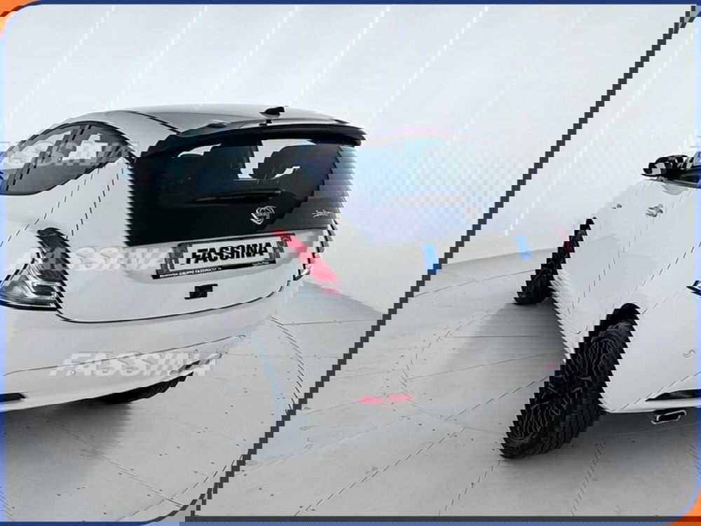 Lancia Ypsilon usata a Milano (4)