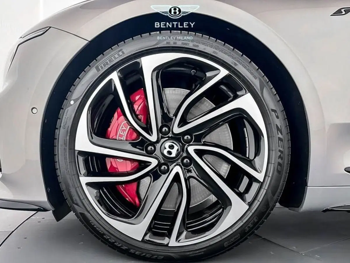 Bentley Continental GTC nuova a Milano (10)