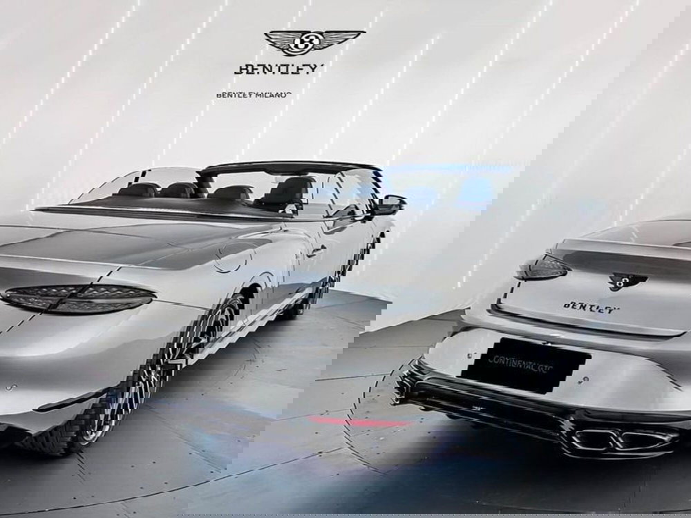 Bentley Continental GTC nuova a Milano (9)