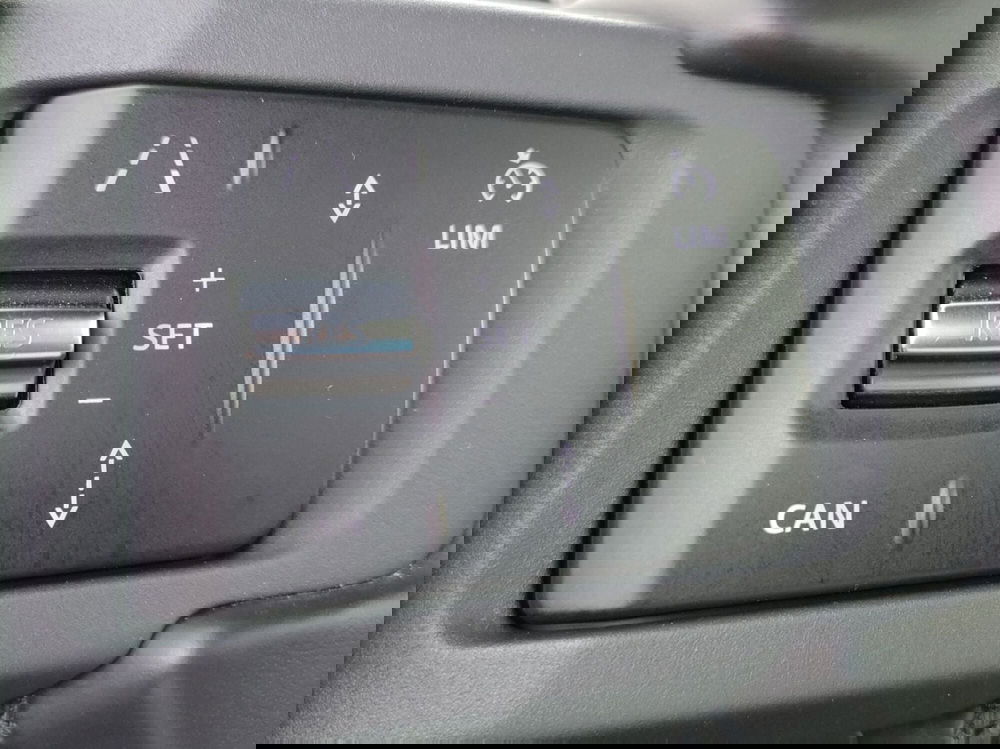 Land Rover Defender usata a Milano (13)