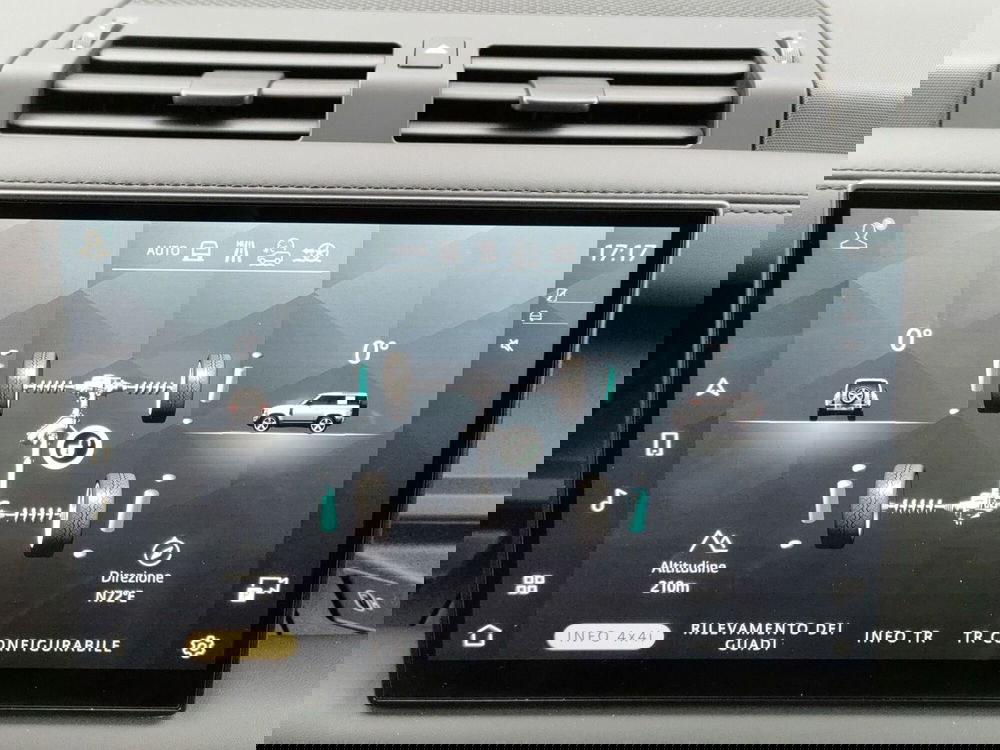 Land Rover Defender usata a Milano (18)