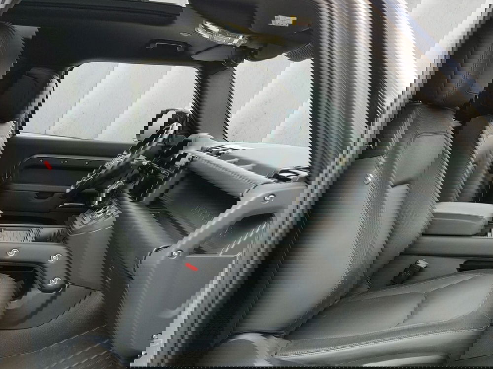 Land Rover Defender usata a Milano (3)