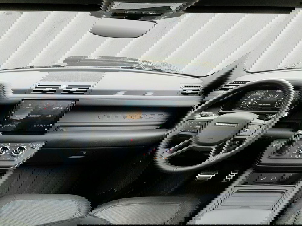 Land Rover Defender usata a Milano (4)