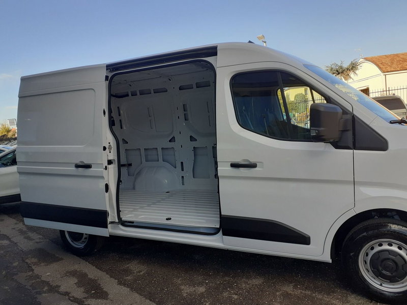 Nissan Interstar Furgone nuova a Modena (7)