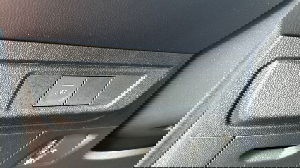 Dacia Jogger usata a Padova (13)