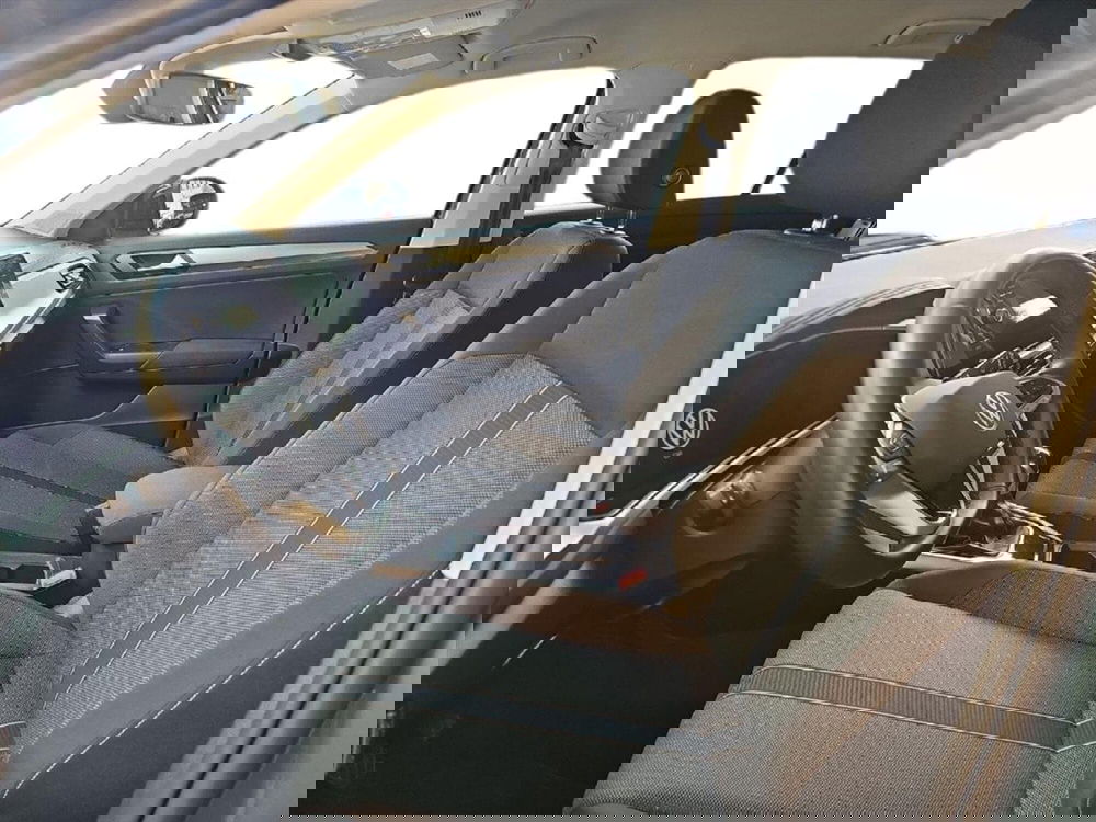 Volkswagen T-Roc usata a Lecco (10)