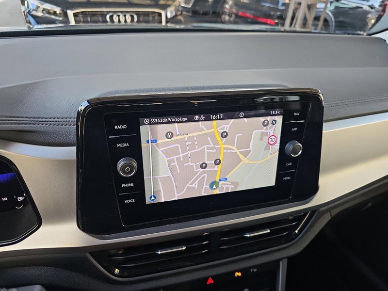 Volkswagen T-Roc usata a Lecco (13)