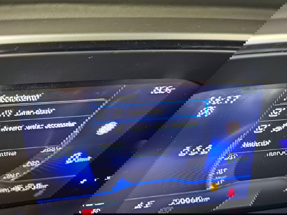 Volkswagen T-Roc usata a Lecco (14)