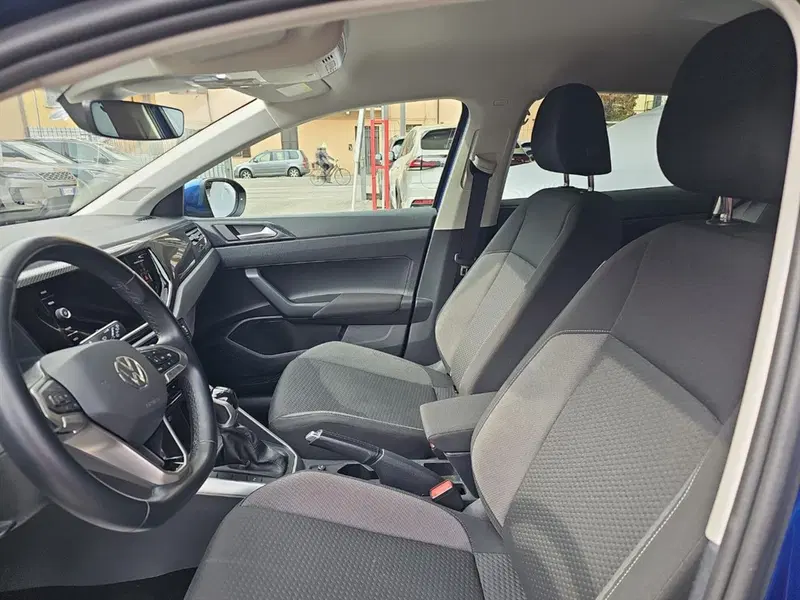 Volkswagen Taigo usata a Lecco (11)