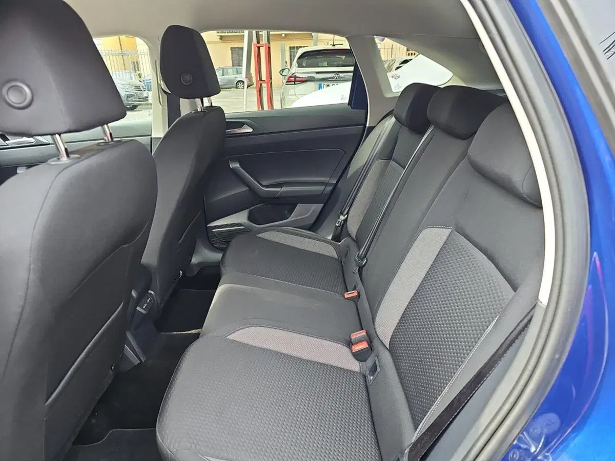 Volkswagen Taigo usata a Lecco (12)