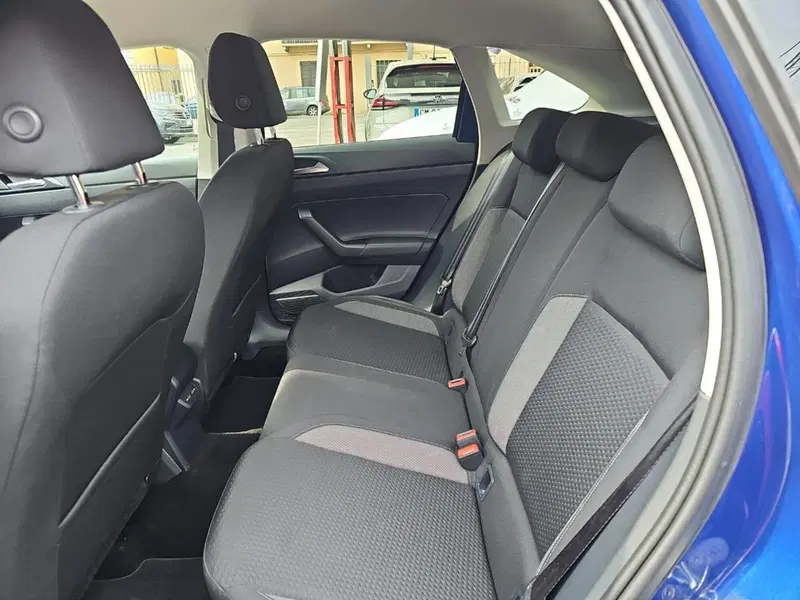 Volkswagen Taigo usata a Lecco (12)