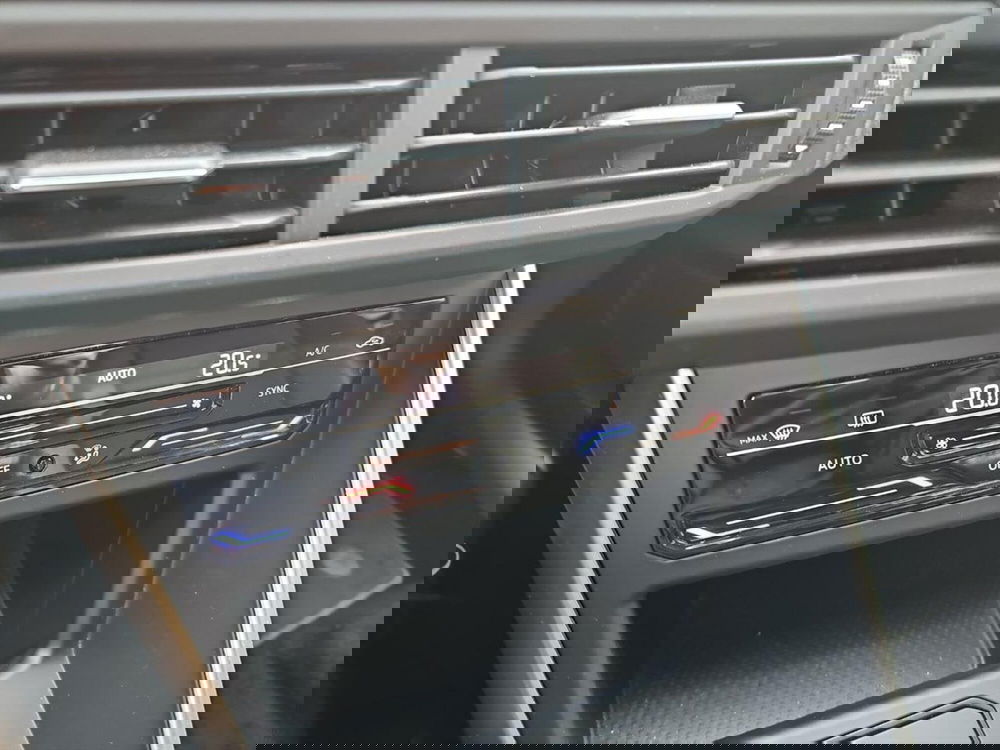 Volkswagen Taigo usata a Lecco (14)