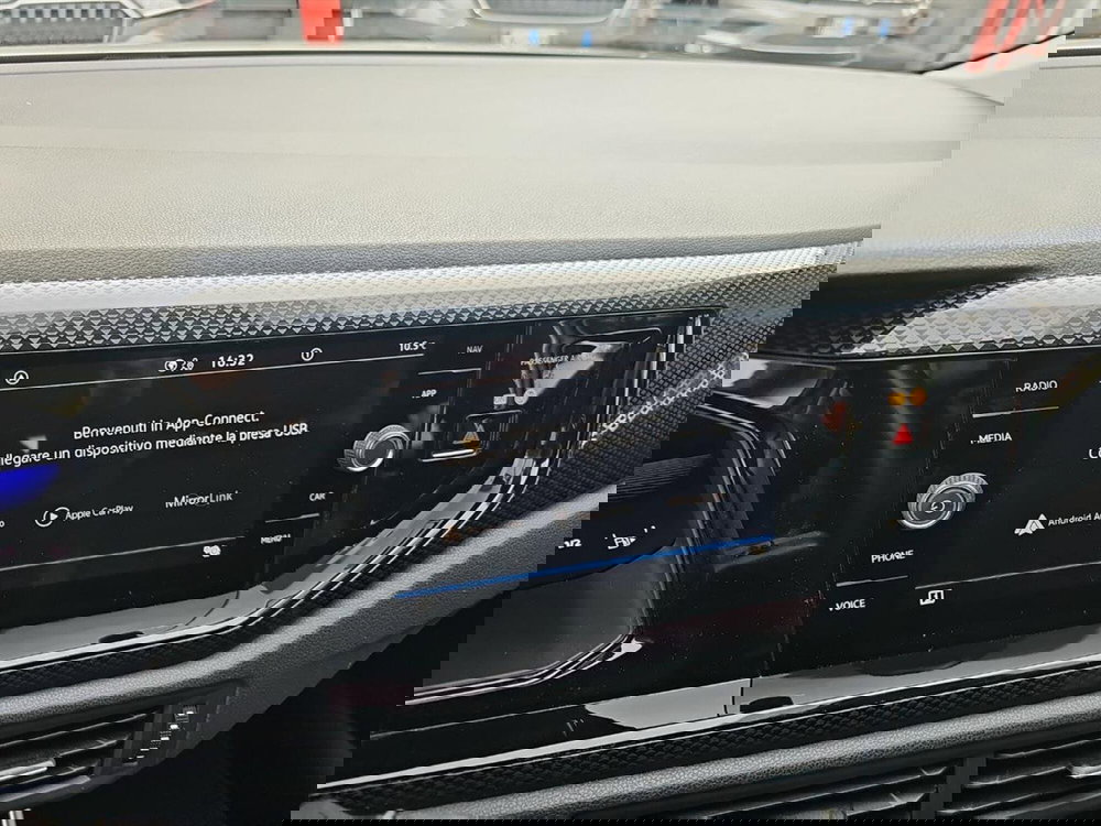 Volkswagen Taigo usata a Lecco (15)