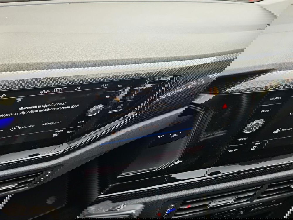 Volkswagen Taigo usata a Lecco (17)