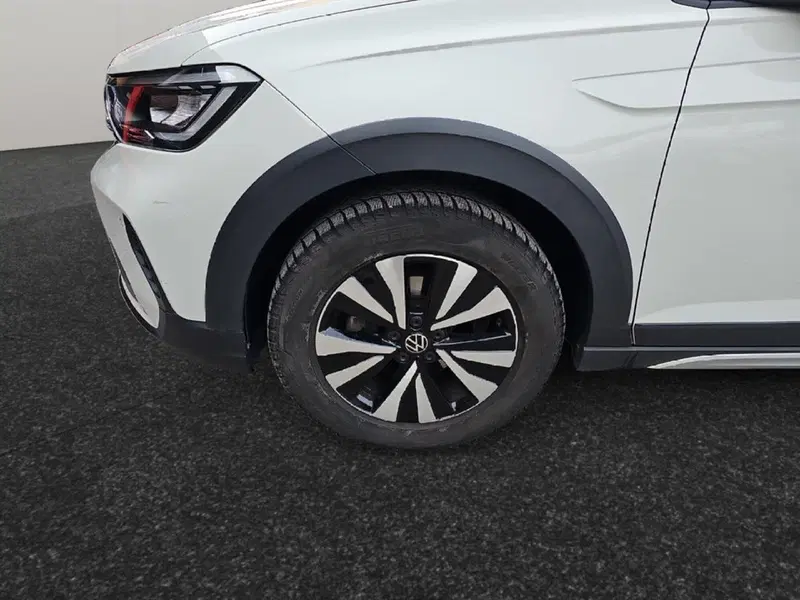 Volkswagen Taigo usata a Lecco (18)