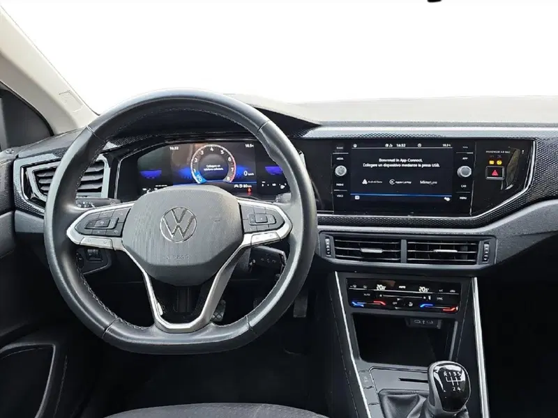 Volkswagen Taigo usata a Lecco (9)