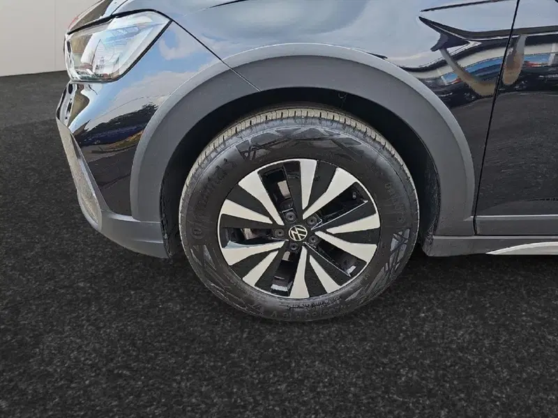 Volkswagen Taigo usata a Lecco (17)
