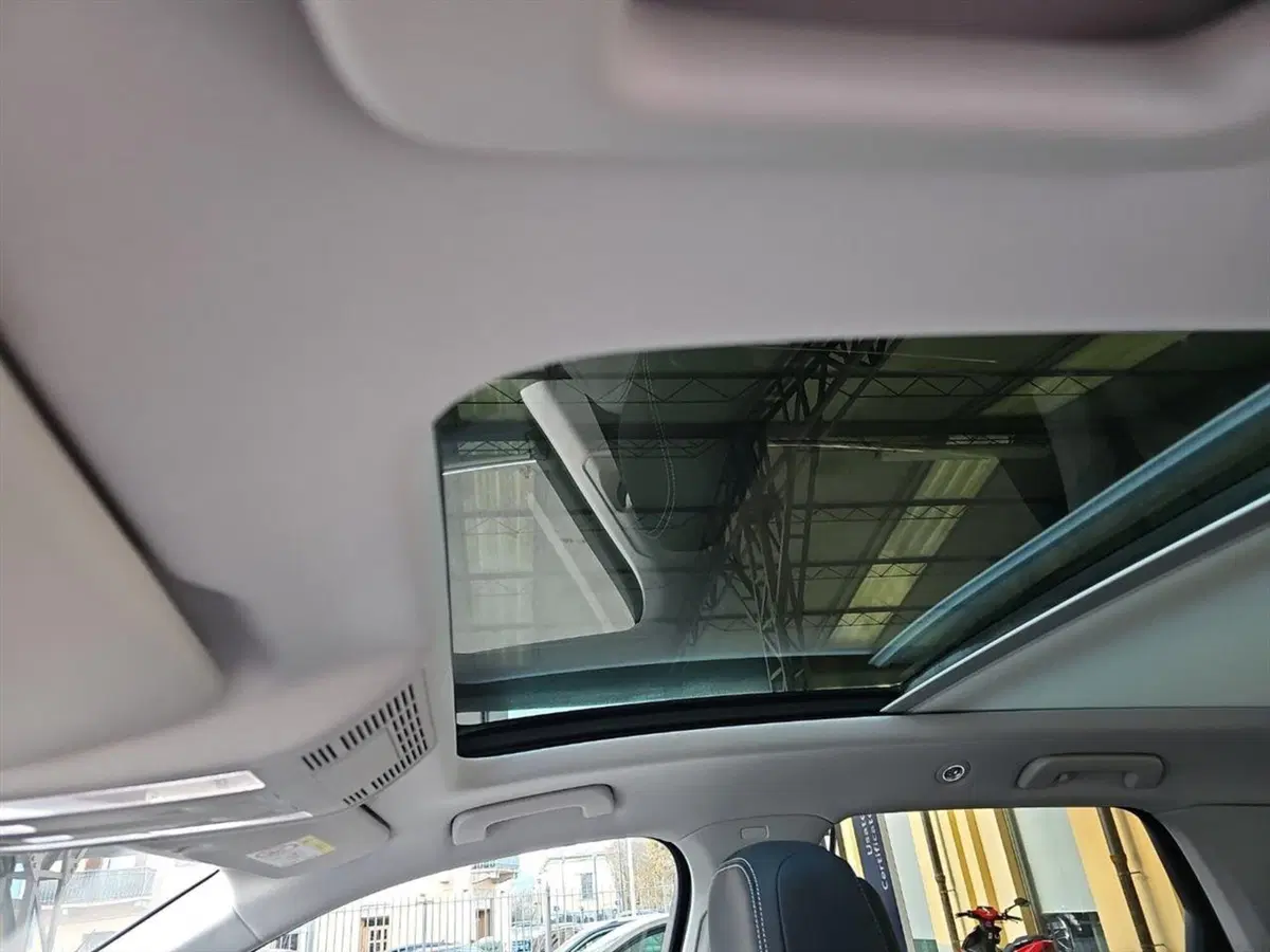 Volkswagen Touareg usata a Lecco (12)