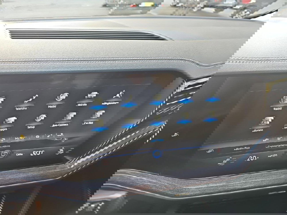 Volkswagen Touareg usata a Lecco (14)