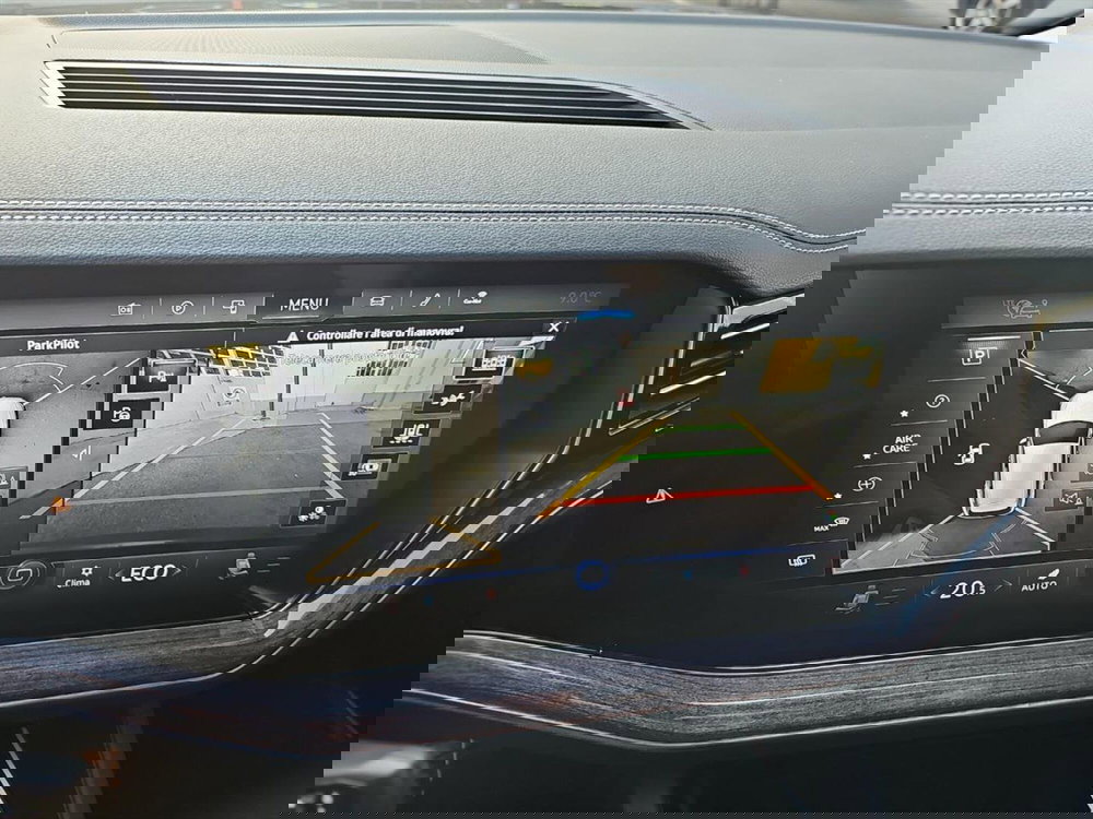 Volkswagen Touareg usata a Lecco (17)