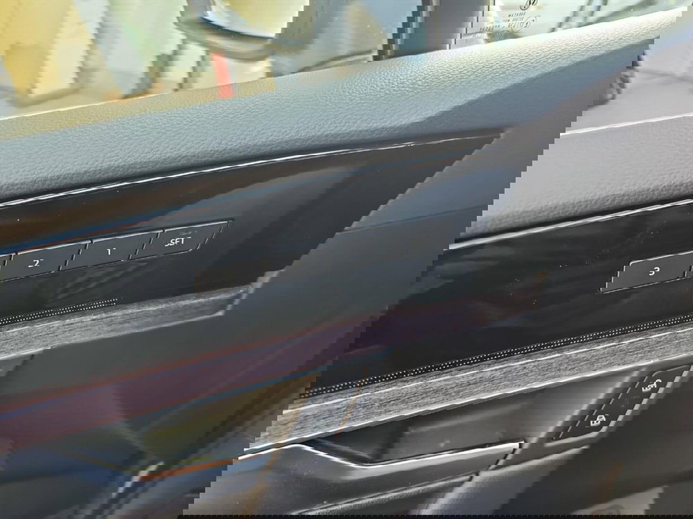 Volkswagen Touareg usata a Lecco (18)