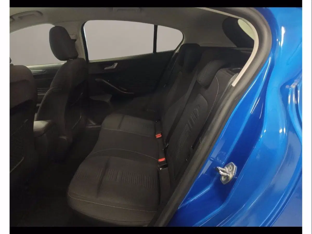 Ford Focus Station Wagon usata a Catania (11)