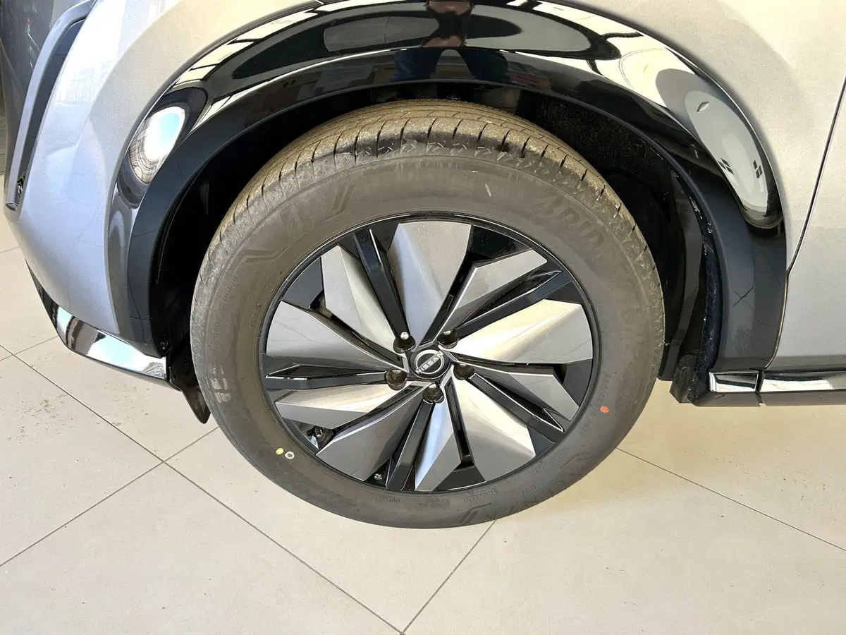 Nissan Ariya usata a Ferrara (7)