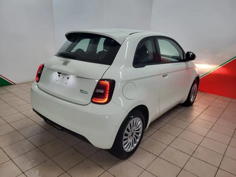 Fiat 500 nuova a Arezzo (3)