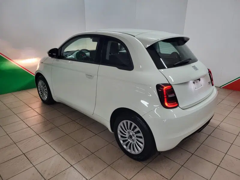 Fiat 500 nuova a Arezzo (4)