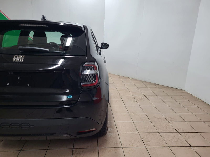 Fiat 600e nuova a Arezzo (5)